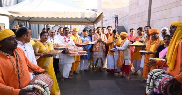 New tradition: Baba Kashi Vishwanath will play Holi with the color that comes from Laddu Gopal