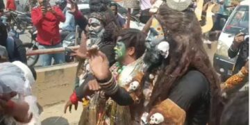 Varanasi Masan Holi 2025: ... Holi Khele in Masane, Holi played with the ashes of the pyre at Harishchandra Ghat before Rangotsav