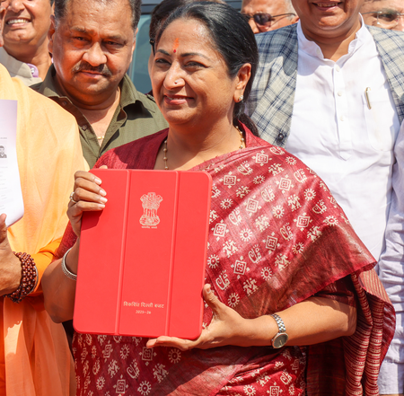 दिल्ली के बजट में कुल व्यय 31.5 प्रतिशत बढ़ा, पूंजीगत व्यय दोगुना होकर 28,000 करोड़ रुपये हुआ