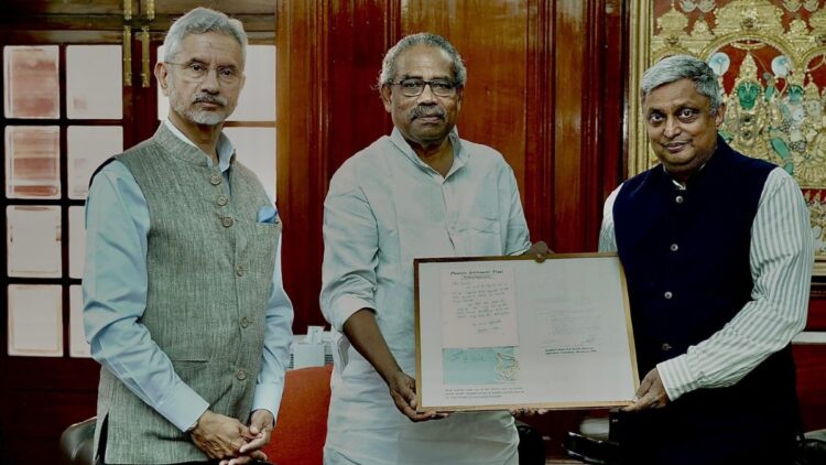 African Trust handed over Mahatma Gandhi's heritage to India, Foreign Minister gave information - India tv hindi