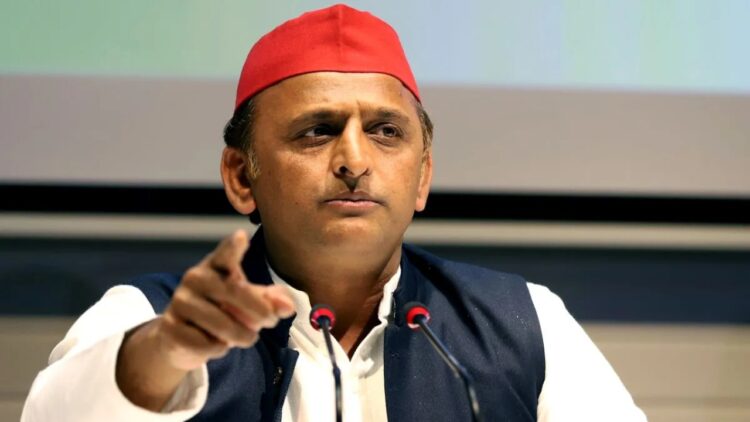 Akhikesh Yadav On Holi, Akhilesh Yadav tightened up on CM Yogi, told that our Chief Minister is Tismarkhan. News Track in Hindi