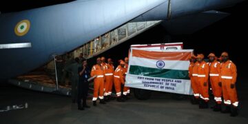 Amidst the destruction in Myanmar, India extended help, sent 15 tonnes of relief material - India tv hindi