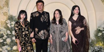 'Are the eyes or sharp swords', Anu Malik's younger daughter's attentive fashion shook mind - India tv hindi