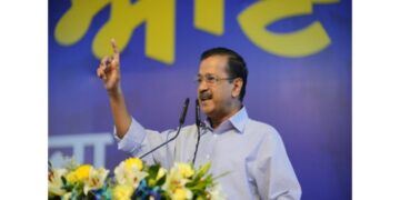 Arvind Kejriwal congratulated the new regular MCD employees