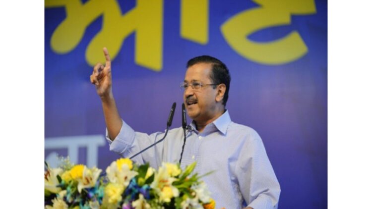 Arvind Kejriwal congratulated the new regular MCD employees