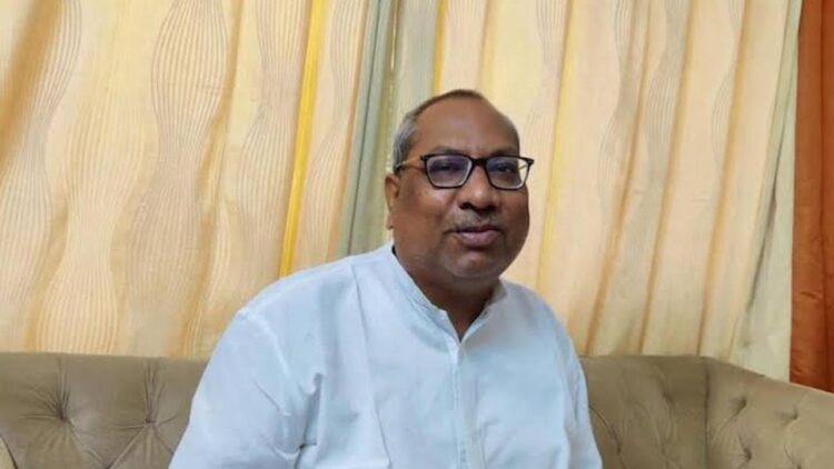 Azamgarh News | Cabinet Minister Sanjay NISAD | Sanjay Nishad Ka Bayan | à >à¤¤‚¤œà¤ets à¤ à¤ --à¤¯à¤¾ à¤ªà ¥ ‡ à¤ ’| Azamgarh News in Hindi | Uttar Pradesh News Today | Latest Update in Hindi | News Track Hindi News | Up ka taaza samachar in hindi | Azamgarh News: Cabinet Minister Sanjay Nishad clarified the statement, 'My statement was incorrectly presented'. News Track in Hindi