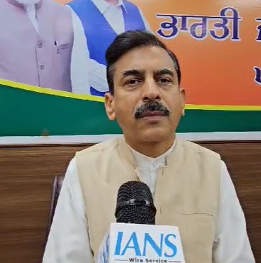 BJP leader targets 'AAP' government, Punjab government is bringing politics in education