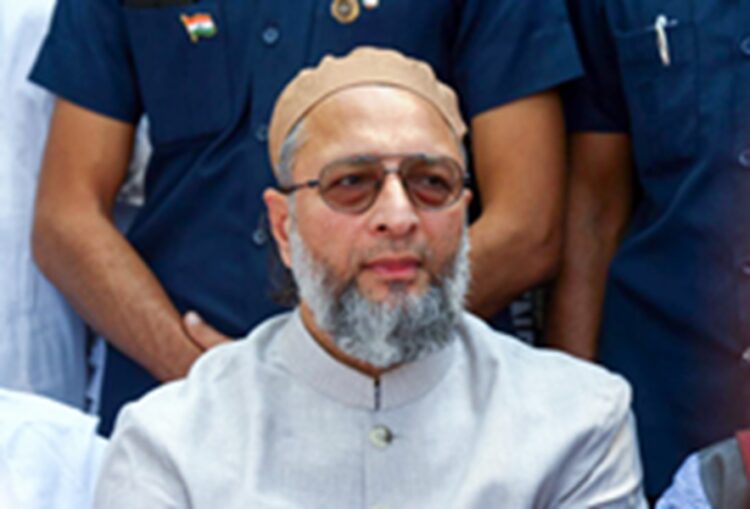 Beed Masjid explosion: Owaisi surrounds CM Fadnavis, asked three questions