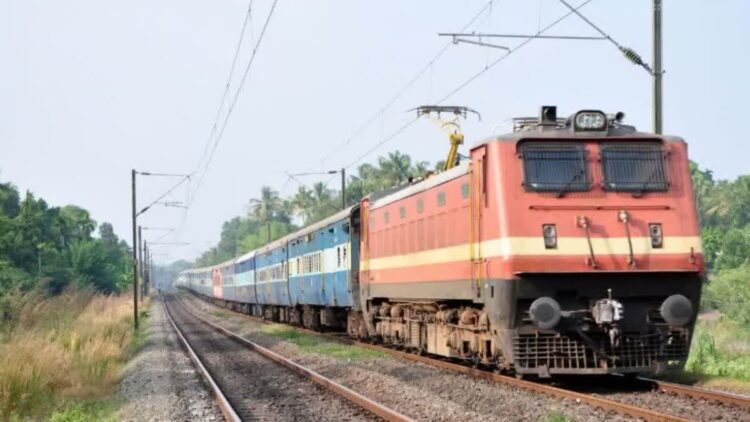 चार टिकट में से तीन कंफर्म हुई और एक नहीं तो वो कैसे कर सकता है सफर? ये है नियम