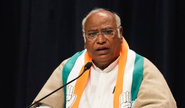 Billionaire in Modi government becomes a trillion, poor became poor: Mallikarjun Kharge