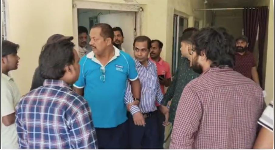 CBI arrested red in Dhanbad ECL's Khudia Colliery, two personnel arrested red handed taking bribe