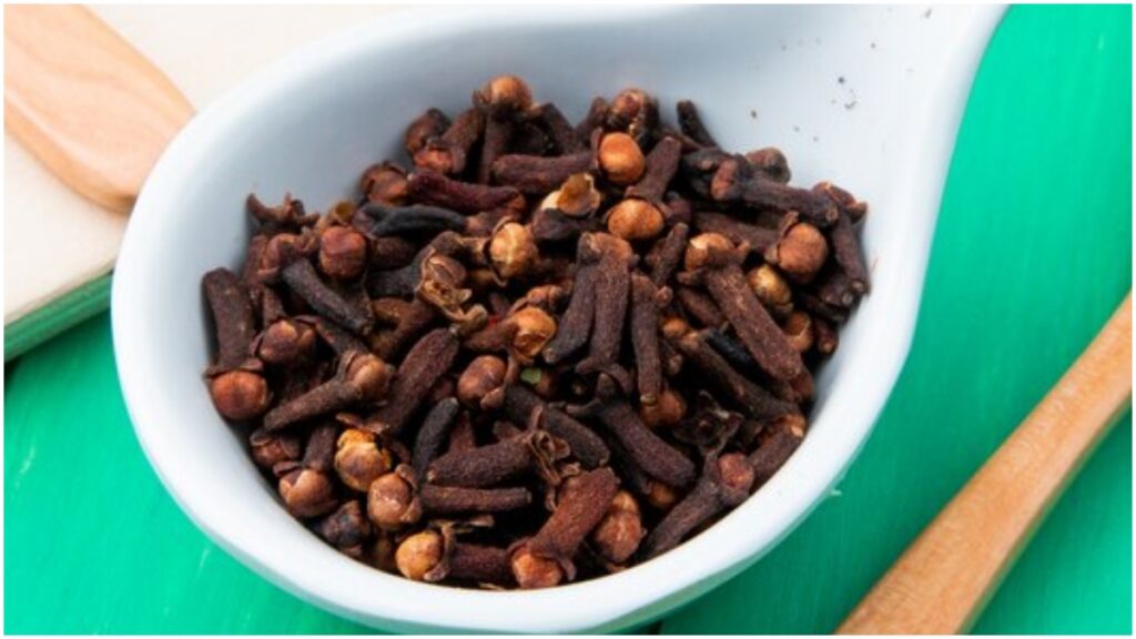 Chewing so many cloves every morning, the body will become steely, these problems will run away - India tv hindi