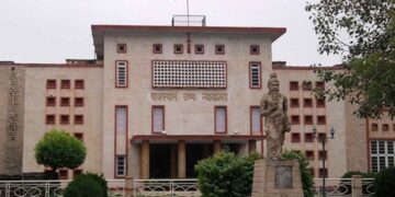 Chief Secretary Sudhanshu Pant and Principal Secretary Subir Kumar issued notice of contempt of High Court