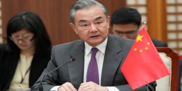 China's Foreign Minister said- America will continue to get a befitting reply to arbitrary tariffs - India tv hindi