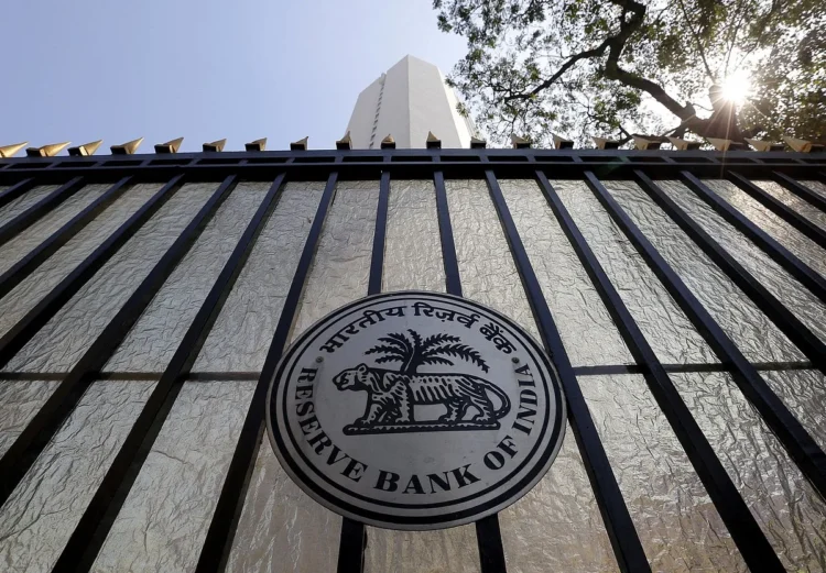 Customers kept in banks in bank, RBI imposed penalty on CITI and IDBI Bank as soon as the violation