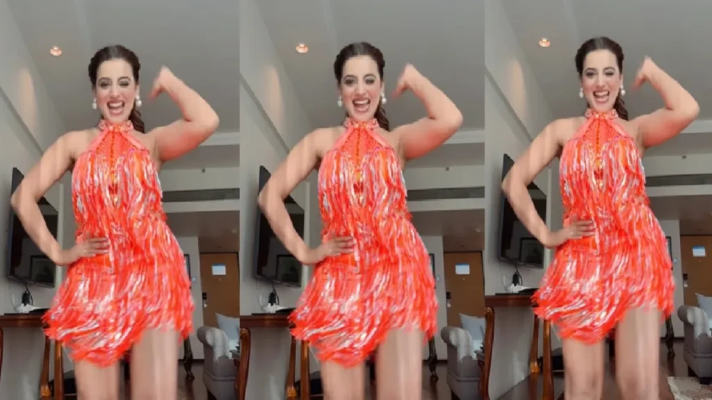 Fans' heart on Akshara Singh's killer dance moves, actress sets fire on internet with glamorous acts