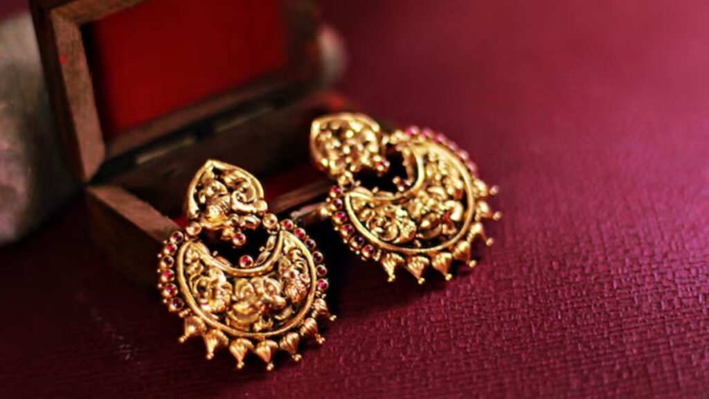 Gold Price Today: Gold became cheaper for the second consecutive day, silver prices also declined heavy - India tv hindi