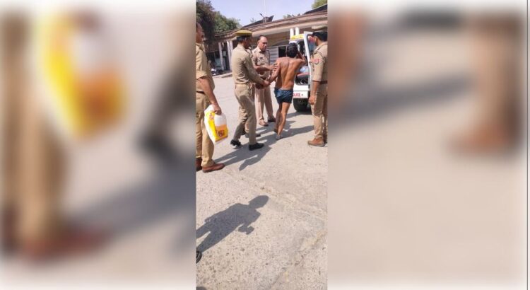 Greater Noida: Youth attempted self -immolation outside DM office, policemen saved their lives