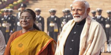 Holi enthusiasm across the country, President Murmu and PM Modi congratulated the countrymen - India tv hindi
