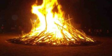 Holika Dahan 2025 Do not forget even by forgetting Holika Dahan, these mistakes will be faced