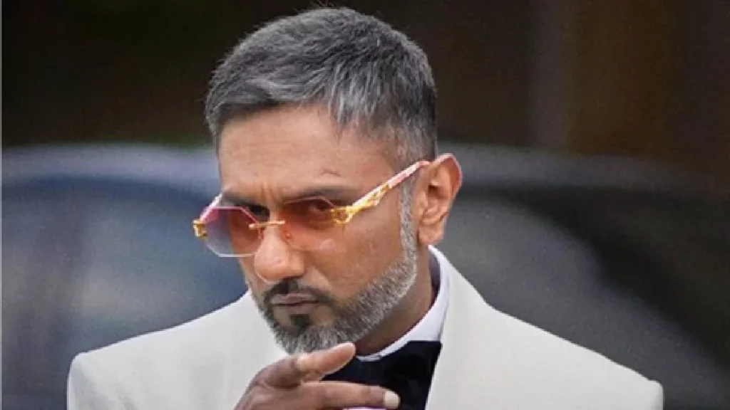 Honey singh's song 'Maniac' Controversy Case: Hearing on the PIL demanded to change the lyrics of Honey Singh's song 'Maniyak', the High Court refused, Delhi High Court refuses to hear pil filed over honeyyingh's song 'manaac'