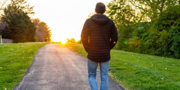 How many hours and how to walk after dinner at night, know which Fi - India tv hindi