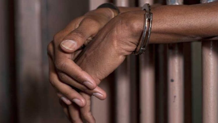 ISI Agent Arrested: 2 ISI agents arrested from Agra, Ravindra Kumar, who works in Ordinance Factory, was caught by Pakistan's handlers by holding the name of Neha Sharma, UPATS Arst Two isi agent from agra one is worker of ORDNANCE FACTORY