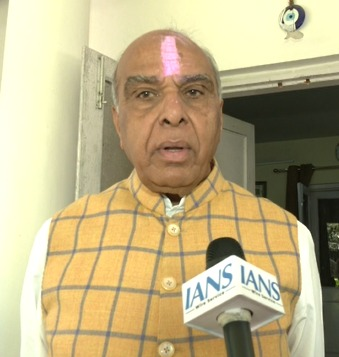 अगर कोई होली खेलना चाहता है या नमाज पढ़ना चाहता है, तो उसे इसकी अनुमति दी जानी चाहिए : जगदंबिका पाल
