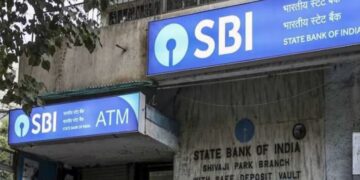 If the person taking the loan dies, then the bank will recover from whom, who will have to pay money - India tv hindi