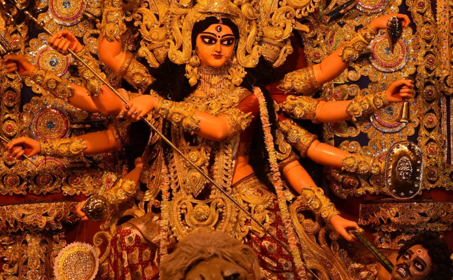 इस नवरात्रि अगर घर में सुख-समृद्धि और धन की वर्षा चाहिए, तो विडियो में जानिए ये ख़ास उपाय 