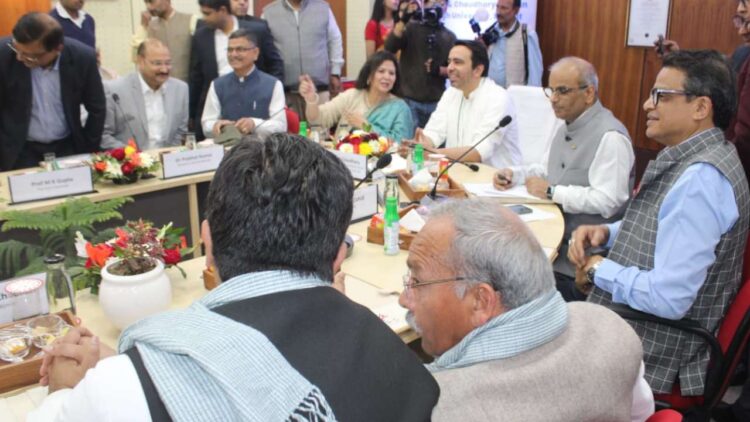 Jayant Chaudhary Want to Move Towards Women-LED Development Initiatives | Meerut News: Jayant Chaudhary, we want to move towards the development initiative led by women. News Track in Hindi