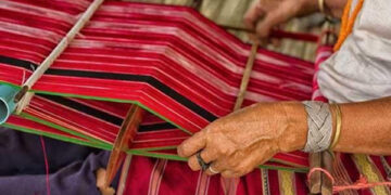 Khadi village industry of Gopalganj ending in changing times, artisans forced to flee