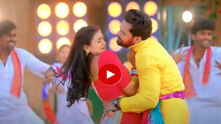 Khesari Lal Yadav is rubbing Aastha Singh by rubbing, actress got upset