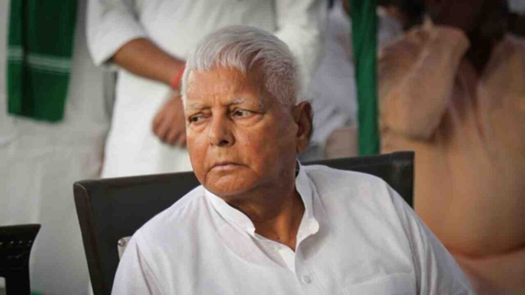 Lalu Prasad Yadav | Nitish Govt | Bihar Fodder Scam | Bihar Politics | Newstrack Samachar | Newstrack Hindi News | , Bihar Politics: Lalu's trouble increased before elections in Bihar, preparations to collect huge amount of fodder scam. News Track in Hindi
