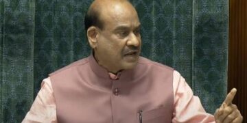 Lok Sabha meeting postponed due to opposition's uproar, Birla said- It is not right to bring the agenda of the states in the House