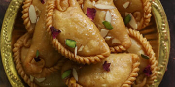 Make these gujiya without lost, it will dissolve in the mouth - India tv hindi