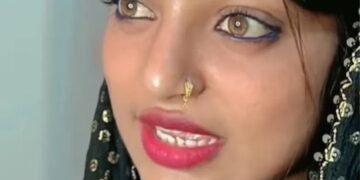 Monalisa became 'Naagin', played slayer on 36 year old song - India tv hindi