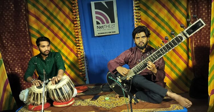 Net-thiat, raga Yemen's presentation echoed with sitar's notes