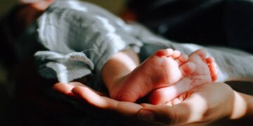Newborn's body was found in the entire area, police investigation started due to the dead body of the newborn in the dustbin