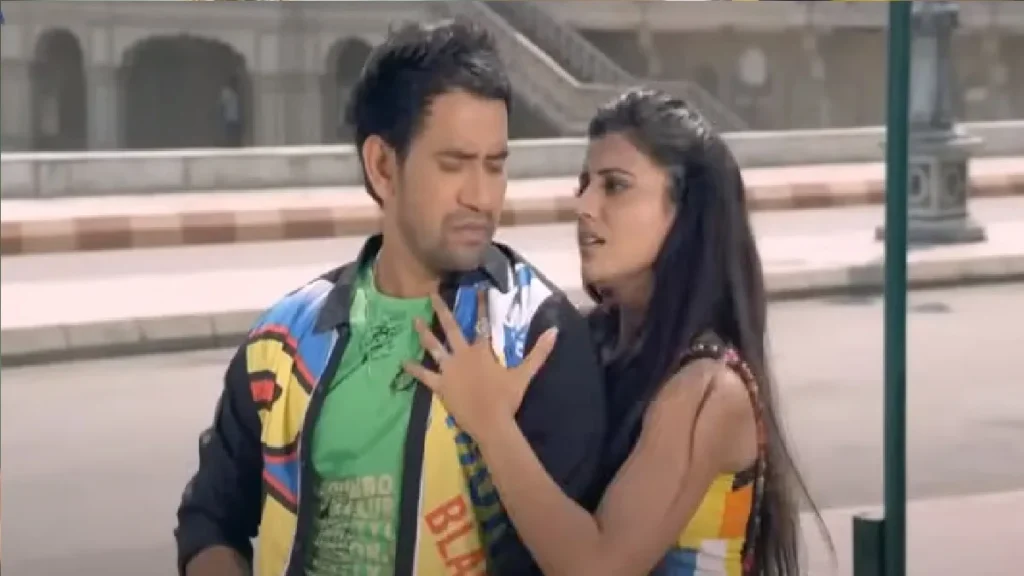 Nirhua won the poor to the poor, the heart of Akshara Singh, the film "Nirhua Vardiwala" in Free