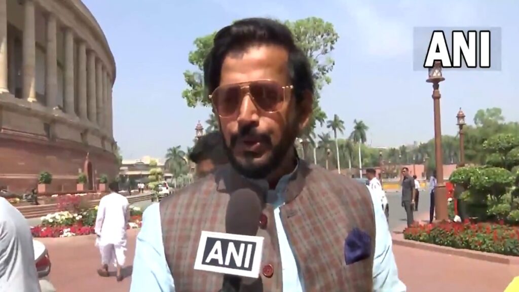 On Holi, BJP MP Ravi Kishan said - Holi is not happening for the first time in the country - India tv hindi
