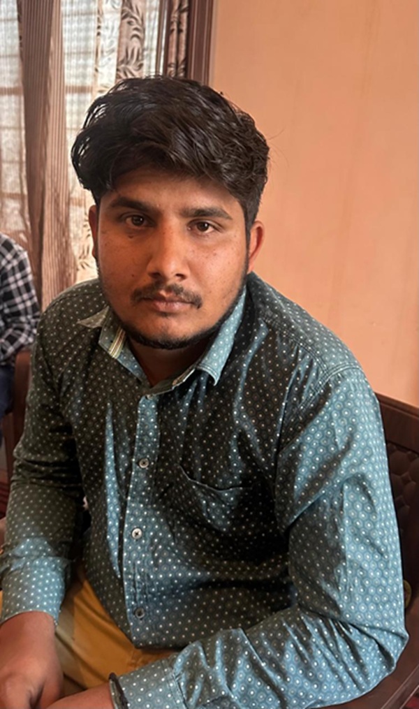 Patwari arrested red handed taking bribe of Rs 8,000 in Bikaner