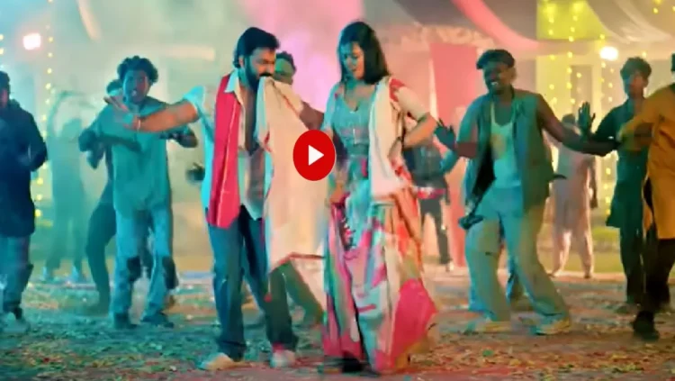 Pawan Singh's staggering song release on Holi, the actress was rubbed and applied to the actress