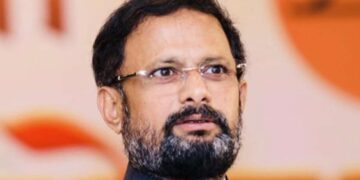 Politician Naresh Ganpat Mhaske Wikipedia Biography Age Family Net Worth Political Career Shiv Sena Leader and Former Mayor of Thanne Municipal Corporation | Today Latest News in Hindi News Track Samachar | NARESH GANPAT MHASKE Wikipedia: Shiv Sena leader Naresh Ganpat Maskay is recognized as a ground, influential and strong organizer | News Track in Hindi