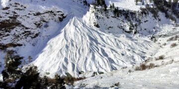Possibility of heavy rains and snowfall till Sunday in Himachal Pradesh, Yellow alert issued - India tv hindi