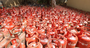 Pradhan Mantri Ujjwala Yojana: The number of LPG cylinders reformed by poor families in the last five years doubled