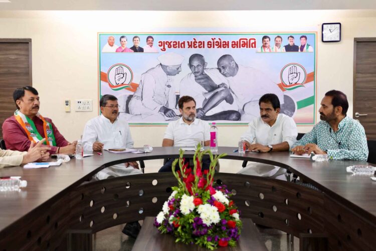 Rahul Gandhi's two -day Gujarat tour begins, meet major Congress leaders