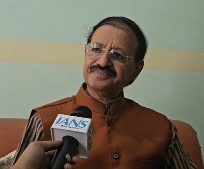 होली पर बुर्का पहनकर निकलने वाले बयान पर राशिद अल्वी का तंज,