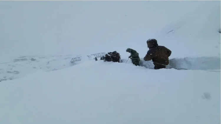 Rescue Operation Continues in Chamoli: Rescue operation in Chamoli, so far 50 laborers have been taken out, 4 killed, 5 still stuck, rescue operation continues in chamoli, Till now 50 Laborers have been developed,