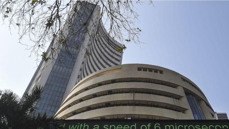 Sensex opened with 230 and Nifty 70 points, these shares shown bounce - India tv hindi